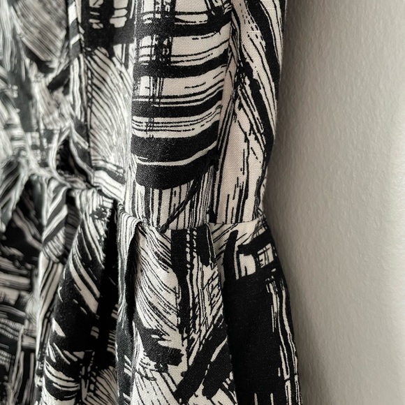 Coldwater Creek Black Abstract Stripe Fit Flare Sleeveless Midi Dress Size 10 - Picture 6 of 11